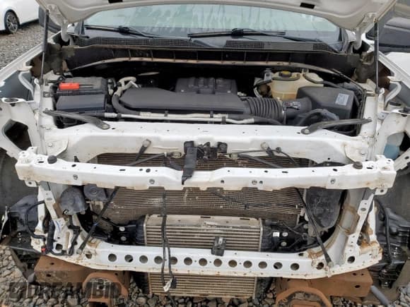 ✅ 2021 Chevrolet Silverado 1500 Custom • VIN: 1GCRYBEK9MZ315578 • Lot: 70144975. Wystawiony na Copart z przebiegiem 90 298 mil. Bezpłatny archiwum sprzedaży aukcyjnych z USA i szczegółowy raport historii pojazdu na DreamBid. Zdjęcie 11.