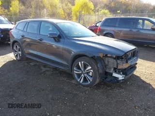 ✅ 2025 Volvo V60 Plus • VIN: YV4L12WK9S2149154 • Лот: 43639376. Опубликован ранее на IAAI с пробегом 4 342 миль. Бесплатный доступ к архиву аукционных продаж из США и подробный отчёт об истории автомобиля на DreamBid. Изображение 1.