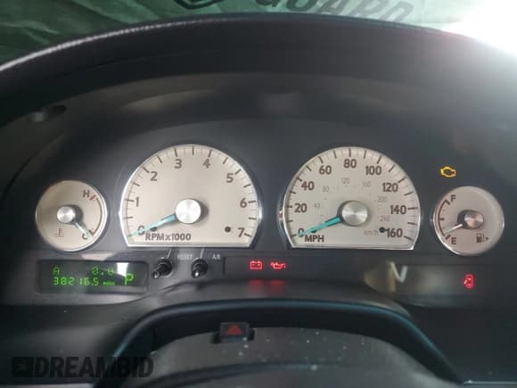 ✅ 2005 Ford Thunderbird Deluxe • VIN: 1FAHP60A55Y107540 • Лот: 80560645. Опубликован ранее на Copart с пробегом 38 216 миль. Бесплатный доступ к архиву аукционных продаж из США и подробный отчёт об истории автомобиля на DreamBid. Изображение 9.