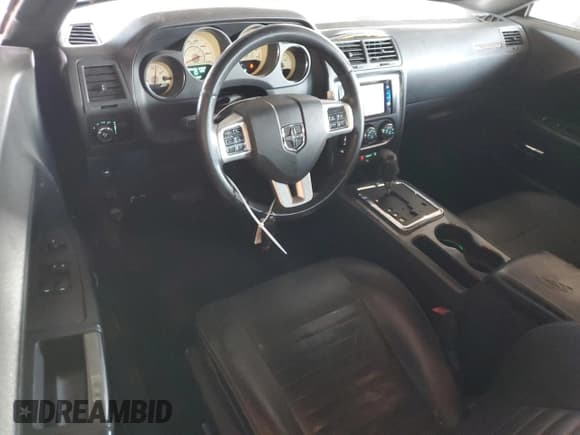 ✅ 2013 Dodge Challenger SXT • VIN: 2C3CDYAG2DH620026 • Lot: 42370555. Wystawiony na Copart z przebiegiem 117 987 mil. Bezpłatny archiwum sprzedaży aukcyjnych z USA i szczegółowy raport historii pojazdu na DreamBid. Zdjęcie 8.