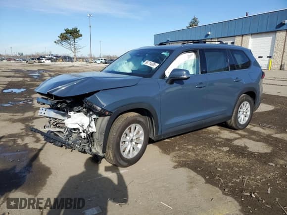 ✅ 2024 Toyota Highlander Platinum • VIN: 5TDAAAB50RS014653 • Lot: 93714005. Listed on Copart with 39,625 mi. Free auction sales archive from the USA and detailed vehicle history report at DreamBid. Image 1.