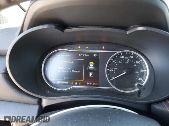 ✅ 2024 Nissan Versa SR • VIN: 3N1CN8FV6RL885601 • Lot: 80919625. Wystawiony na Copart z przebiegiem 16 642 mil. Bezpłatny archiwum sprzedaży aukcyjnych z USA i szczegółowy raport historii pojazdu na DreamBid. Zdjęcie 9.