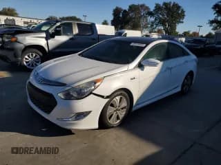 ✅ 2015 Hyundai Sonata • VIN: KMHEC4A42FA126123 • Лот: 89704855. Опубликован ранее на Copart с пробегом 119 961 миль. Бесплатный доступ к архиву аукционных продаж из США и подробный отчёт об истории автомобиля на DreamBid. Изображение 1.