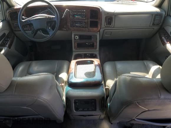 ✅ 2003 GMC Sierra 3500 SLT • VIN: 1GTJC33113F121042 • Lot: 73668454. Wystawiony na Copart z przebiegiem 246 510 mil. Bezpłatny archiwum sprzedaży aukcyjnych z USA i szczegółowy raport historii pojazdu na DreamBid. Zdjęcie 8.