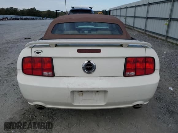 ✅ 2005 Ford Mustang GT Deluxe • VIN: 1ZVFT85H155194866 • Lot: 87469225. Listed on Copart with 179,049 mi. Free auction sales archive from the USA and detailed vehicle history report at DreamBid. Image 6.