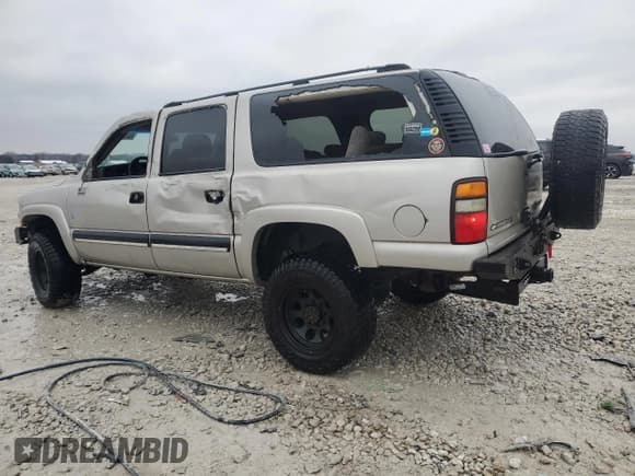 ✅ 2004 Chevrolet Suburban LS • VIN: 3GNGK26U94G178013 • Лот: 84435434. Опубликован ранее на Copart с пробегом 244 260 миль. Бесплатный доступ к архиву аукционных продаж из США и подробный отчёт об истории автомобиля на DreamBid. Изображение 2.