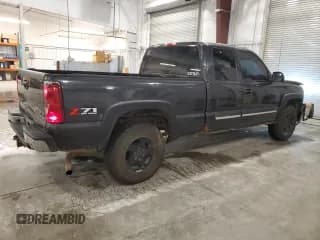 ✅ 2003 Chevrolet Silverado 1500 LS • VIN: 2GCEK19T131180925 • Lot: 81483165. Wystawiony na Copart z przebiegiem 268 725 mil. Bezpłatny archiwum sprzedaży aukcyjnych z USA i szczegółowy raport historii pojazdu na DreamBid. Zdjęcie 3.