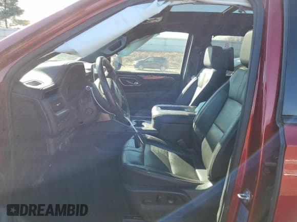 ✅ 2021 Chevrolet Suburban RST • VIN: 1GNSKEKD0MR198555 • Lot: 49272855. Listed on Copart with 61,272 mi. Free auction sales archive from the USA and detailed vehicle history report at DreamBid. Image 7.