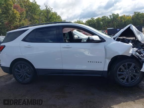 ✅ 2022 Chevrolet Equinox RS • VIN: 3GNAXWEV7NS195920 • Lot: 43404860. Wystawiony na IAAI z przebiegiem 30 361 mil. Bezpłatny archiwum sprzedaży aukcyjnych z USA i szczegółowy raport historii pojazdu na DreamBid. Zdjęcie 13.