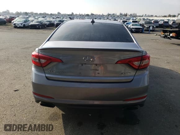 ✅ 2016 Hyundai Sonata Sport • VIN: 5NPE34AF9GH431425 • Лот: 82720395. Опубликован ранее на Copart с пробегом 121 902 миль. Бесплатный доступ к архиву аукционных продаж из США и подробный отчёт об истории автомобиля на DreamBid. Изображение 6.
