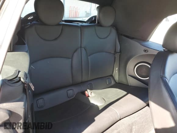 ✅ 2011 MINI Convertible S • VIN: WMWZP3C56BTX83481 • Лот: 86659925. Опубликован ранее на Copart с пробегом 119 850 миль. Бесплатный доступ к архиву аукционных продаж из США и подробный отчёт об истории автомобиля на DreamBid. Изображение 10.