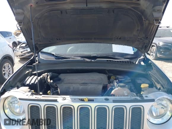 ✅ 2016 Jeep Renegade Limited • VIN: ZACCJADT7GPE30360 • Lot: 42012541. Listed on IAAI with 81,409 mi. Free auction sales archive from the USA and detailed vehicle history report at DreamBid. Image 10.