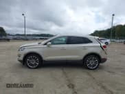 ✅ 2018 Lincoln MKC Reserve • VIN: 5LMCJ3C90JUL01702 • Lot: 43389627. Wystawiony na IAAI z przebiegiem 108 957 mil. Bezpłatny archiwum sprzedaży aukcyjnych z USA i szczegółowy raport historii pojazdu na DreamBid. Zdjęcie 15.