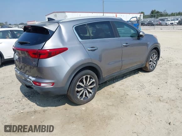 ✅ 2017 Kia Sportage EX • VIN: KNDPNCAC4H7071215 • Lot: 41656608. Wystawiony na IAAI z przebiegiem 136 307 mil. Bezpłatny archiwum sprzedaży aukcyjnych z USA i szczegółowy raport historii pojazdu na DreamBid. Zdjęcie 4.