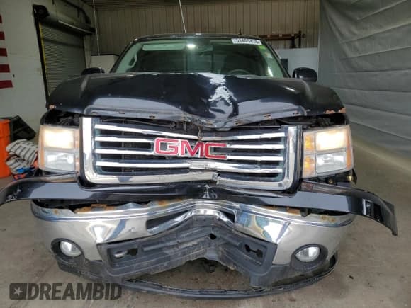 ✅ 2010 GMC Sierra 1500 • VIN: 1GTSKVE29AZ228117 • Lot: 51409425. Wystawiony na Copart z przebiegiem 258 801 mil. Bezpłatny archiwum sprzedaży aukcyjnych z USA i szczegółowy raport historii pojazdu na DreamBid. Zdjęcie 5.