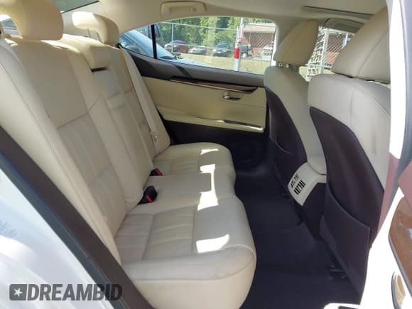 ✅ 2016 Lexus ES 330 • VIN: JTHBK1GG1G2216822 • Lot: 43198065. Listed on IAAI with 77,775 mi. Free auction sales archive from the USA and detailed vehicle history report at DreamBid. Image 8.