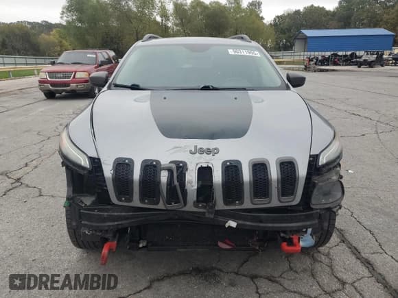 ✅ 2014 Jeep Cherokee Trailhawk • VIN: 1C4PJMBS4EW237676 • Lot: 90311955. Wystawiony na Copart z przebiegiem 139 736 mil. Bezpłatny archiwum sprzedaży aukcyjnych z USA i szczegółowy raport historii pojazdu na DreamBid. Zdjęcie 5.