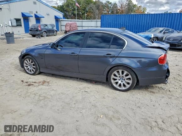 ✅ 2006 BMW 3 Series 330i • VIN: WBAVB33556KS34122 • Лот: 92280845. Опубликован ранее на Copart с пробегом 169 753 миль. Бесплатный доступ к архиву аукционных продаж из США и подробный отчёт об истории автомобиля на DreamBid. Изображение 2.
