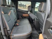 ✅ 2024 GMC Canyon 4WD AT4 • VIN: 1GTP6DEK5R1271996 • Lot: 90951275. Wystawiony na Copart z przebiegiem 9 310 mil. Bezpłatny archiwum sprzedaży aukcyjnych z USA i szczegółowy raport historii pojazdu na DreamBid. Zdjęcie 10.