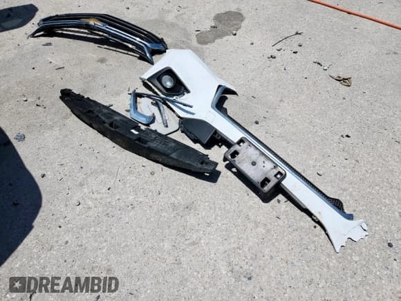 ✅ 2019 Chevrolet Traverse LT Cloth • VIN: 1GNERGKW8KJ307426 • Lot: 60090585. Wystawiony na Copart z przebiegiem 131 130 mil. Bezpłatny archiwum sprzedaży aukcyjnych z USA i szczegółowy raport historii pojazdu na DreamBid. Zdjęcie 13.