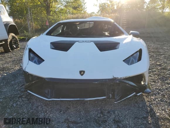 ✅ 2022 Lamborghini Huracan • VIN: ZHWUA6ZX5NLA19726 • Lot: 75687334. Listed on Copart with Not provided. Free auction sales archive from the USA and detailed vehicle history report at DreamBid. Image 5.