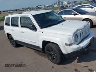 ✅ 2013 Jeep Patriot Latitude • VIN: 1C4NJPFA5DD194096 • Lot: 43007485. Wystawiony na IAAI z przebiegiem 81 458 mil. Bezpłatny archiwum sprzedaży aukcyjnych z USA i szczegółowy raport historii pojazdu na DreamBid. Zdjęcie 1.