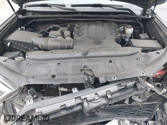 ✅ 2020 Toyota 4Runner SR5 • VIN: JTEZU5JR6L5225631 • Lot: 42036051. Listed on IAAI with 100,006 mi. Free auction sales archive from the USA and detailed vehicle history report at DreamBid. Image 10.