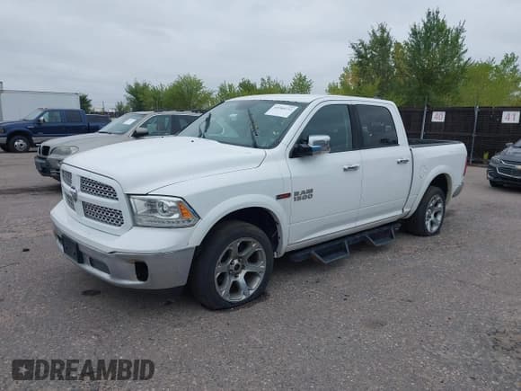✅ 2016 Ram 1500 Laramie • VIN: 1C6RR7NM4GS172796 • Лот: 43384232. Опубликован ранее на IAAI с пробегом 208 693 миль. Бесплатный доступ к архиву аукционных продаж из США и подробный отчёт об истории автомобиля на DreamBid. Изображение 2.