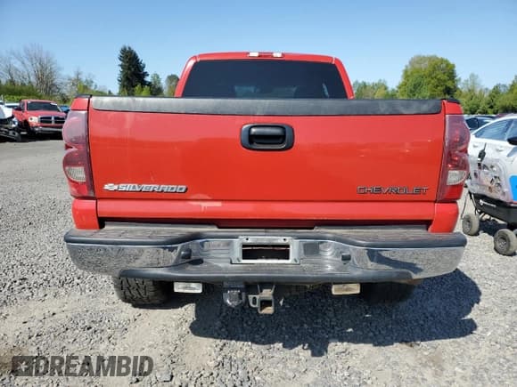 ✅ 2003 Chevrolet Silverado 2500HD LS • VIN: 1GCHK29G33E239431 • Lot: 54383905. Wystawiony na Copart z przebiegiem 71 232 mil. Bezpłatny archiwum sprzedaży aukcyjnych z USA i szczegółowy raport historii pojazdu na DreamBid. Zdjęcie 6.