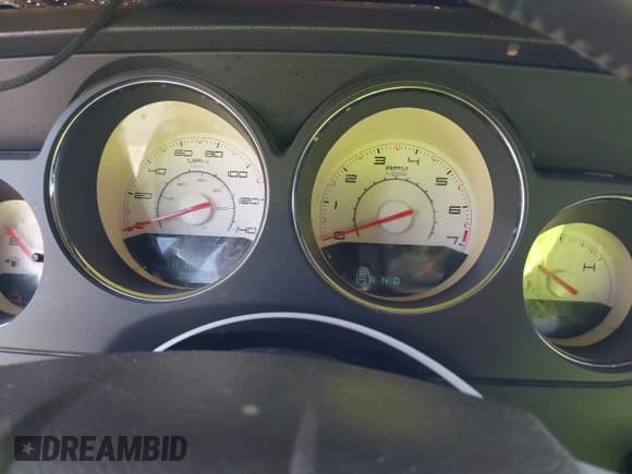 ✅ 2011 Dodge Challenger • VIN: 2B3CJ4DG4BH576375 • Lot: 43348348. Wystawiony na IAAI z przebiegiem 233 424 mil. Bezpłatny archiwum sprzedaży aukcyjnych z USA i szczegółowy raport historii pojazdu na DreamBid. Zdjęcie 7.