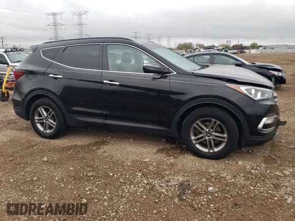 ✅ 2018 Hyundai Santa Fe 2.4L • VIN: 5NMZU3LBXJH088468 • Лот: 82470025. Опубликован ранее на Copart с пробегом 120 200 миль. Бесплатный доступ к архиву аукционных продаж из США и подробный отчёт об истории автомобиля на DreamBid. Изображение 4.