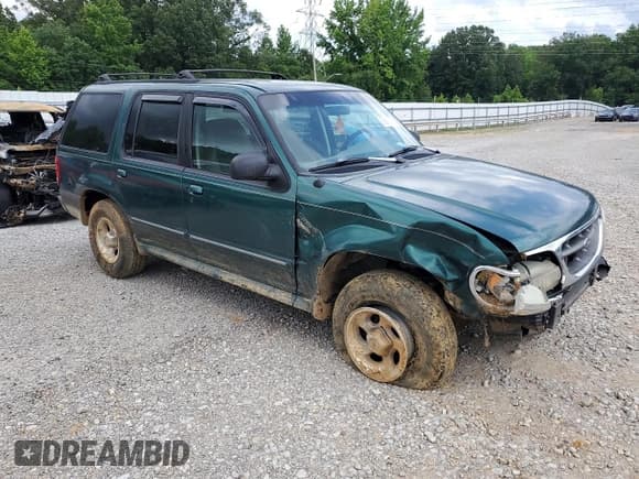 ✅ 1999 Ford Explorer XLT • VIN: 1FMZU32E7XUC57161 • Lot: 58804815. Wystawiony na Copart z przebiegiem 171 355 mil. Bezpłatny archiwum sprzedaży aukcyjnych z USA i szczegółowy raport historii pojazdu na DreamBid. Zdjęcie 4.