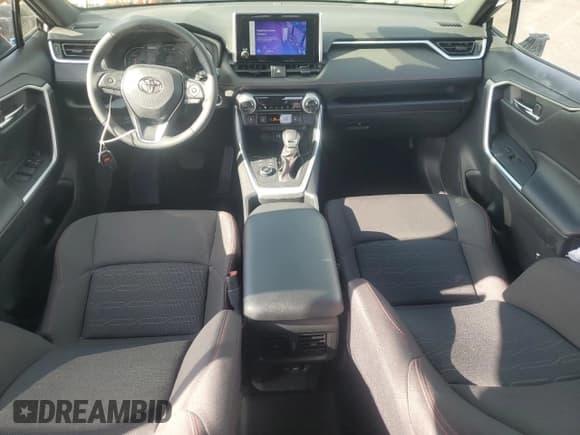 ✅ 2024 Toyota RAV4 SE • VIN: JTMAB3FV0RD225835 • Лот: 84649525. Опубликован ранее на Copart с пробегом 4 622 миль. Бесплатный доступ к архиву аукционных продаж из США и подробный отчёт об истории автомобиля на DreamBid. Изображение 8.