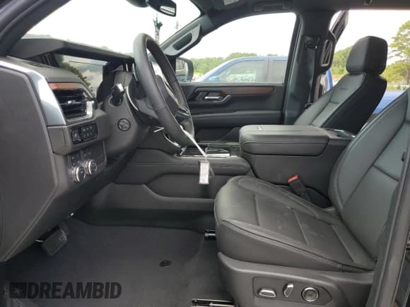 ✅ 2025 GMC Yukon Denali • VIN: 1GKS2DRL1SR223268 • Лот: 66165275. Опубликован ранее на Copart с пробегом 9 210 миль. Бесплатный доступ к архиву аукционных продаж из США и подробный отчёт об истории автомобиля на DreamBid. Изображение 7.