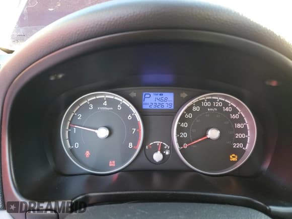 ✅ 2010 Hyundai Accent GL • VIN: KMHCN4BC8AU412282 • Лот: 84317024. Опубликован ранее на Copart с пробегом 232 679 миль. Бесплатный доступ к архиву аукционных продаж из США и подробный отчёт об истории автомобиля на DreamBid. Изображение 9.