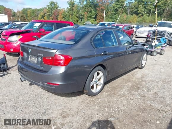 ✅ 2015 BMW 3 Series 328i • VIN: WBA3A5C53FF609178 • Lot: 43318585. Listed on IAAI with 106,126 mi. Free auction sales archive from the USA and detailed vehicle history report at DreamBid. Image 4.
