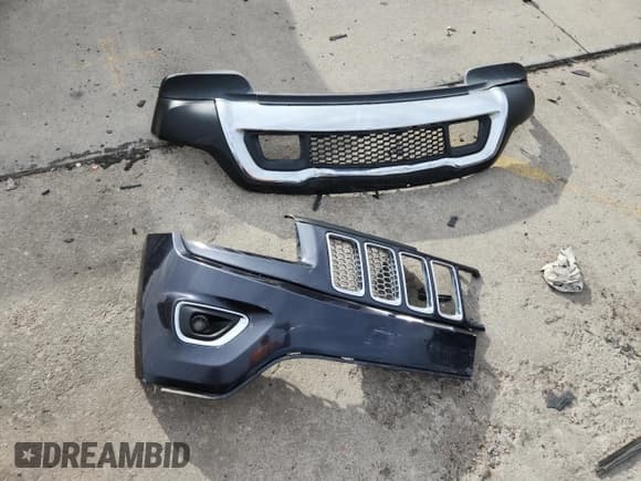 ✅ 2014 Jeep Grand Cherokee Limited • VIN: 1C4RJFBG8EC135248 • Lot: 90096005. Listed on Copart with 174,639 mi. Free auction sales archive from the USA and detailed vehicle history report at DreamBid. Image 13.