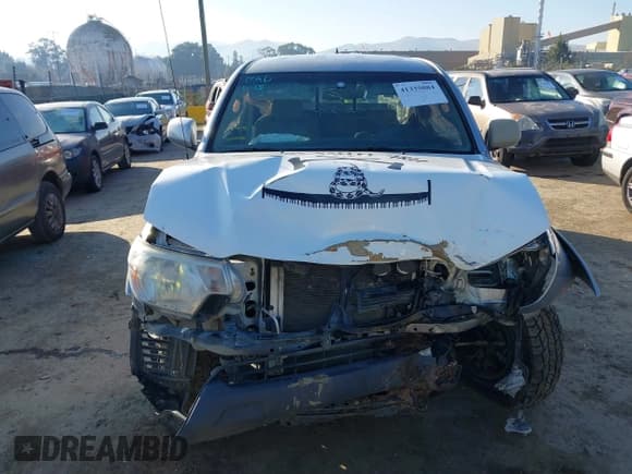 ✅ 2015 Toyota Tacoma • VIN: 5TFUU4EN6FX125019 • Лот: 41335084. Опубликован ранее на IAAI с пробегом 211 855 миль. Бесплатный доступ к архиву аукционных продаж из США и подробный отчёт об истории автомобиля на DreamBid. Изображение 12.