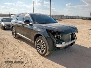 ✅ 2023 Lincoln Aviator Reserve • VIN: 5LM5J7XC3PGL33007 • Lot: 85335615. Wystawiony na Copart z przebiegiem 11 662 mil. Bezpłatny archiwum sprzedaży aukcyjnych z USA i szczegółowy raport historii pojazdu na DreamBid. Zdjęcie 4.