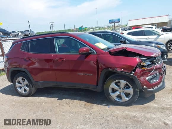 ✅ 2021 Jeep Compass Altitude • VIN: 3C4NJDBB9MT584061 • Lot: 42326415. Listed on IAAI with 60,682 mi. Free auction sales archive from the USA and detailed vehicle history report at DreamBid. Image 13.