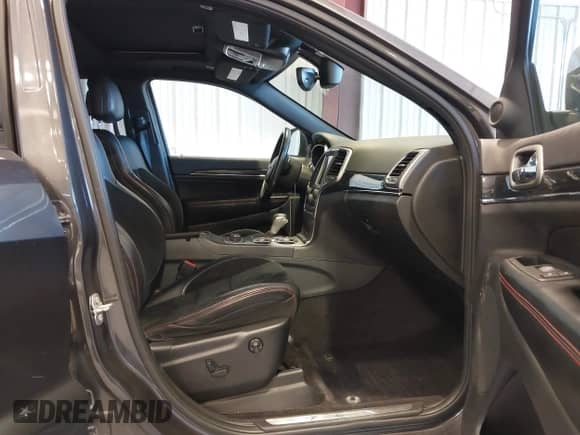 2017 Jeep Grand Cherokee Trailhawk with VIN 1C4RJFLG5HC651781, listed as a IAAI auction lot 43519696 with 120,213 mi miles and . Bid and sale history available at DreamBid. Image 5.