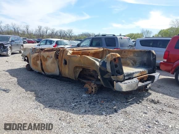 ✅ 2011 Chevrolet Silverado 2500HD LTZ • VIN: 1GC1KYC82BF129484 • Lot: 39110624. Listed on IAAI with Not provided. Free auction sales archive from the USA and detailed vehicle history report at DreamBid. Image 3.