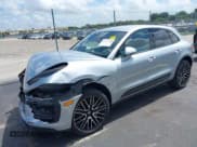 ✅ 2022 Porsche Macan • VIN: WP1AA2A57NLB04304 • Lot: 42777730. Wystawiony na IAAI z przebiegiem 12 986 mil. Bezpłatny archiwum sprzedaży aukcyjnych z USA i szczegółowy raport historii pojazdu na DreamBid. Zdjęcie 18.