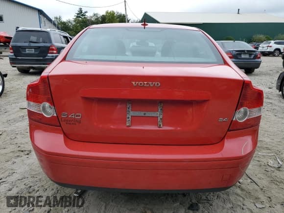 ✅ 2005 Volvo S40 • VIN: YV1MS390552064363 • Lot: 70263644. Listed on Copart with 140,778 mi. Free auction sales archive from the USA and detailed vehicle history report at DreamBid. Image 6.