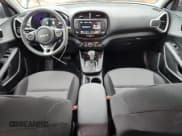 ✅ 2025 Kia Soul LX • VIN: KNDJ23AU6S7269020 • Lot: 85744365. Listed on Copart with 2,417 mi. Free auction sales archive from the USA and detailed vehicle history report at DreamBid. Image 8.