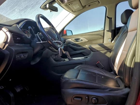 ✅ 2020 Chevrolet Traverse RS • VIN: 1GNERJKW1LJ158677 • Lot: 94692665. Listed on Copart with 96,383 mi. Free auction sales archive from the USA and detailed vehicle history report at DreamBid. Image 7.