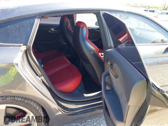 ✅ 2019 Audi S5 Sportback Prestige • VIN: WAUC4CF50KA081064 • Lot: 42009839. Wystawiony na IAAI z przebiegiem 60 128 mil. Bezpłatny archiwum sprzedaży aukcyjnych z USA i szczegółowy raport historii pojazdu na DreamBid. Zdjęcie 8.