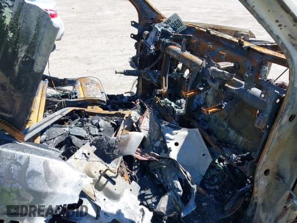 ✅ 2023 GMC Sierra 1500 Denali Ultimate • VIN: 1GTUUHEL7PZ235217 • Лот: 41670662. Опубликован ранее на IAAI с пробегом Не указан. Бесплатный доступ к архиву аукционных продаж из США и подробный отчёт об истории автомобиля на DreamBid. Изображение 5.