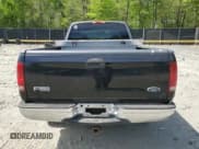 ✅ 1998 Ford F-150 • VIN: 1FTRX18L6WKC42389 • Lot: 54330625. Wystawiony na Copart z przebiegiem 157 510 mil. Bezpłatny archiwum sprzedaży aukcyjnych z USA i szczegółowy raport historii pojazdu na DreamBid. Zdjęcie 6.