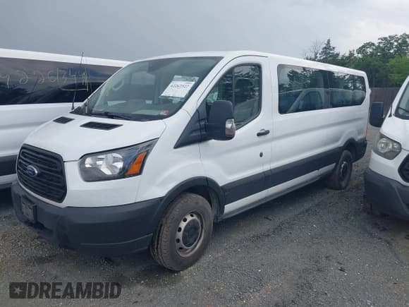 ✅ 2019 Ford Transit Passenger XL • VIN: 1FBZX2ZM8KKA34929 • Lot: 42263522. Wystawiony na IAAI z przebiegiem 376 862 mil. Bezpłatny archiwum sprzedaży aukcyjnych z USA i szczegółowy raport historii pojazdu na DreamBid. Zdjęcie 14.